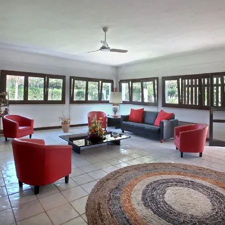 Отель Solara 3*